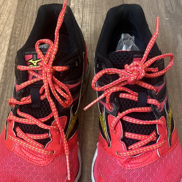 Mizuno Dynomotion Red & Yellow athletic Sneaker size 9.5 - Picture 7 of 13